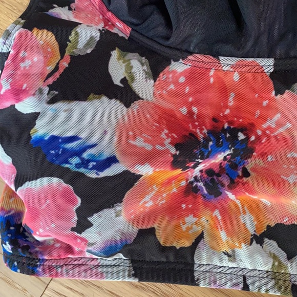 Swim top from Carmen Marc Valvo - Picture 4 of 4